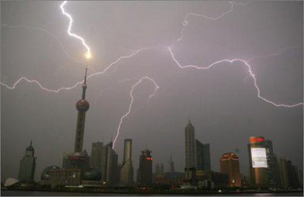 雷暴闪电与宇宙线